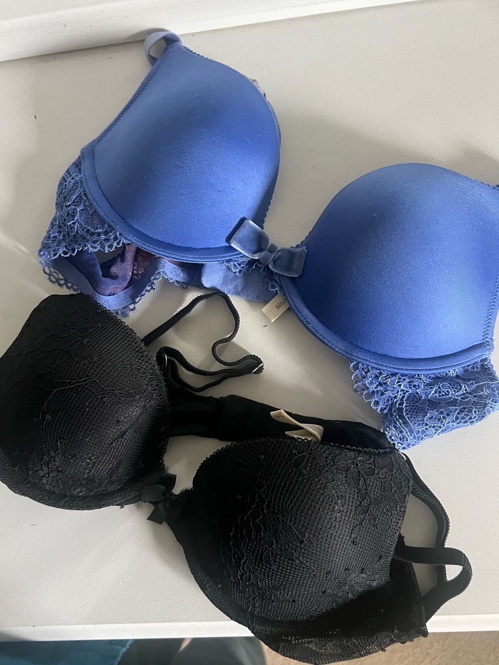 34A NWOT Two Aerie Lace Trim Underwire push up Bra - Black lace and Periwinkle